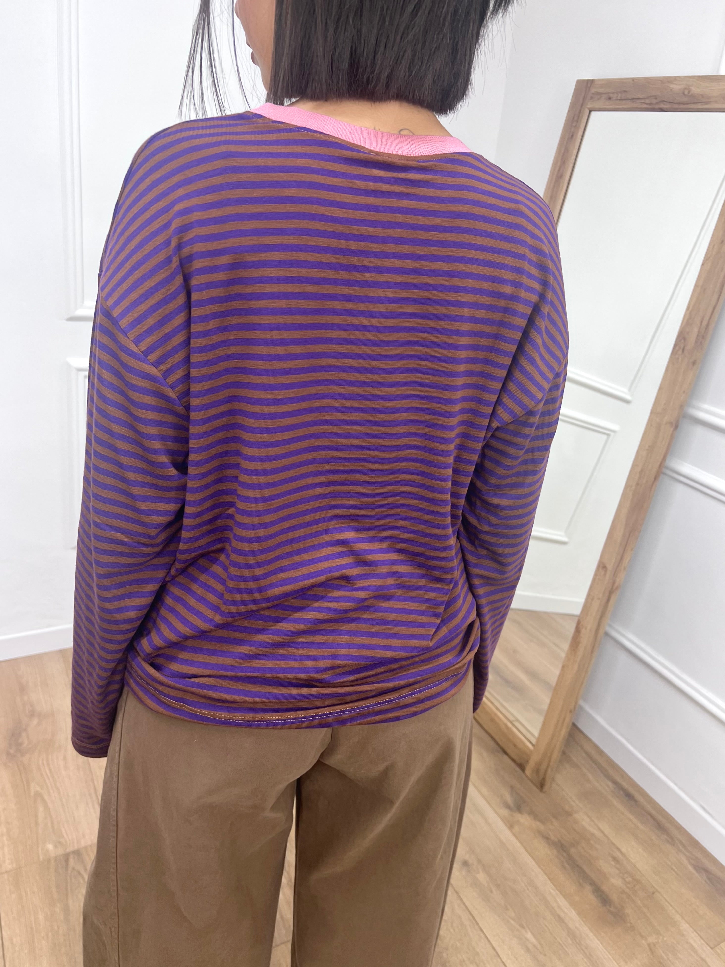 MAGLIA SCATOLA RIGHE COLLO CONTRASTO VIOLA SUSY MIX