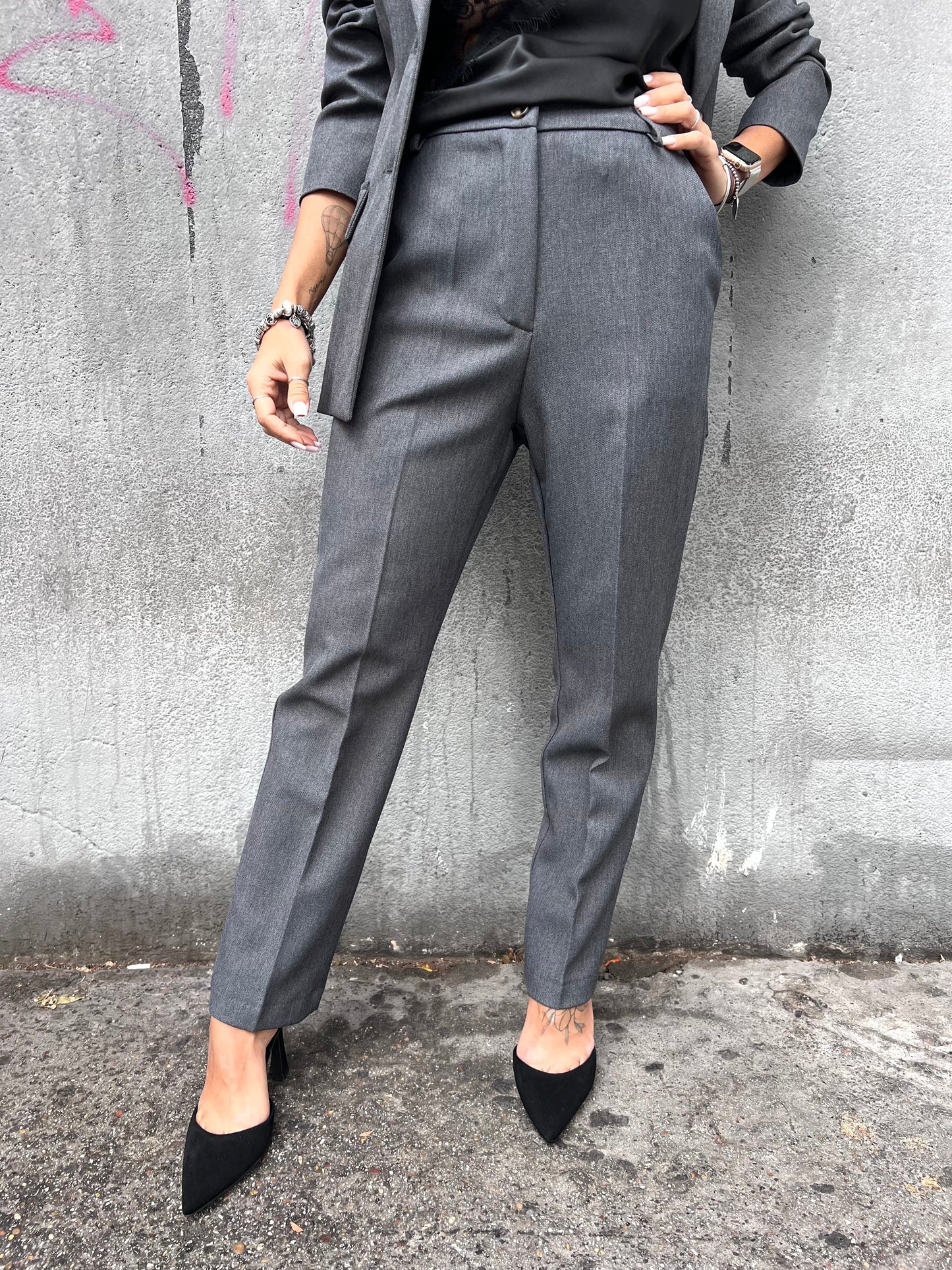 SUSY MIX COMPLETO GIACCA FUSCIACCA & PANT TUBO GRIGIO