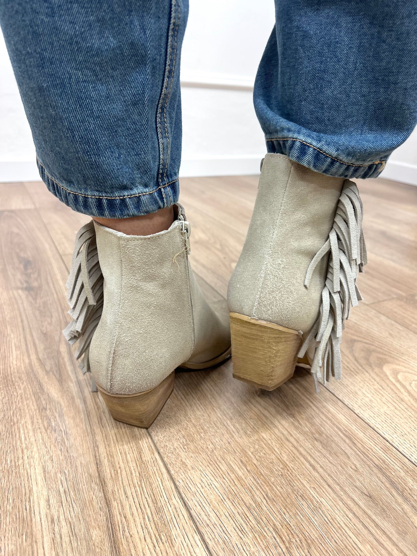 N.6 TEXANO SCAMOSCIATO BASSO CON FRANGE TAUPE